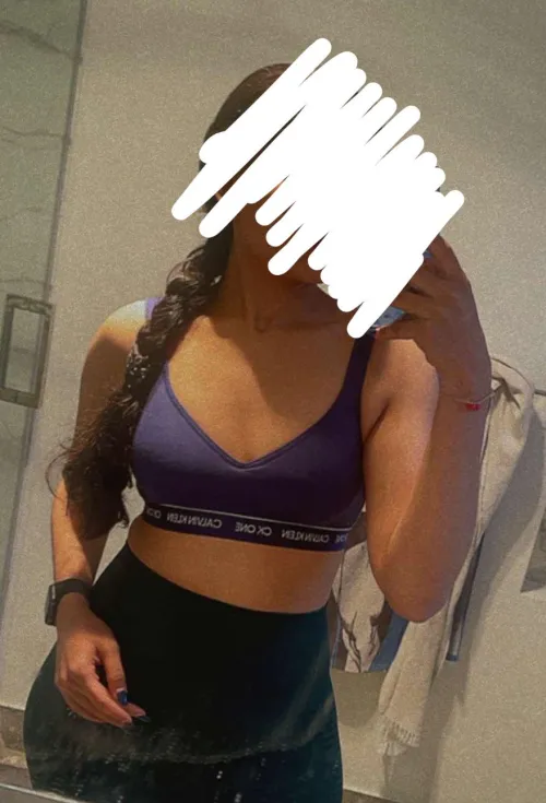 26MF4M looking for bull for first time experience