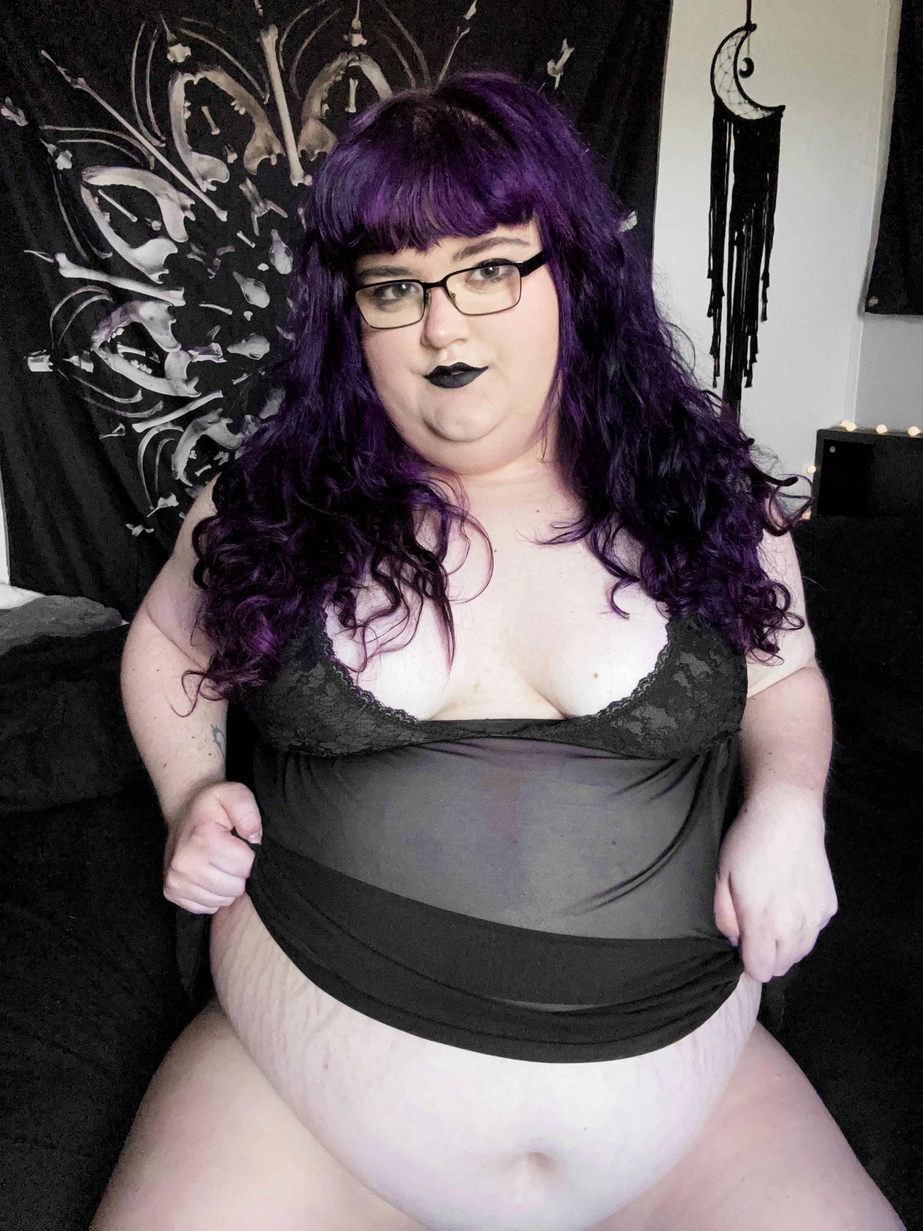 Big belly goth gf 🖤