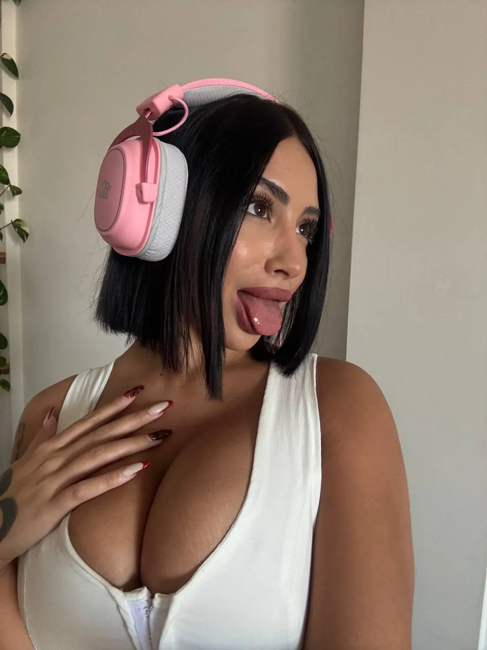 Could u keep up with the wild energy of gym bimbos?