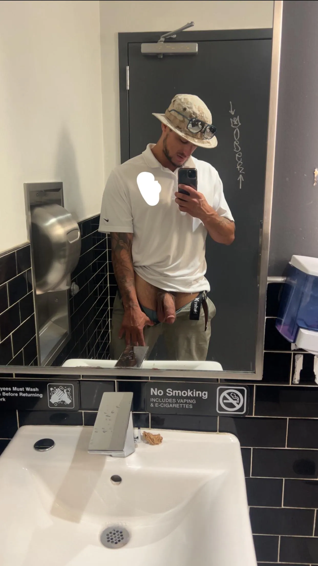 Hardly working. 👅