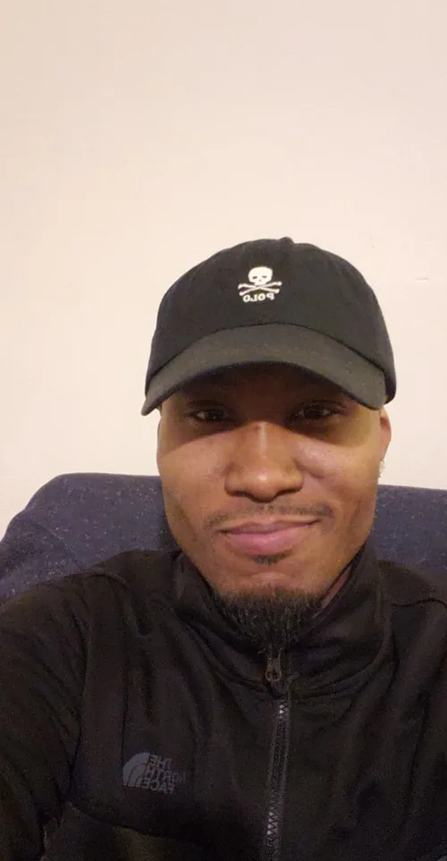 Looking to meet new friends(woman) see whats up. Hit me up.. -40m... CT...