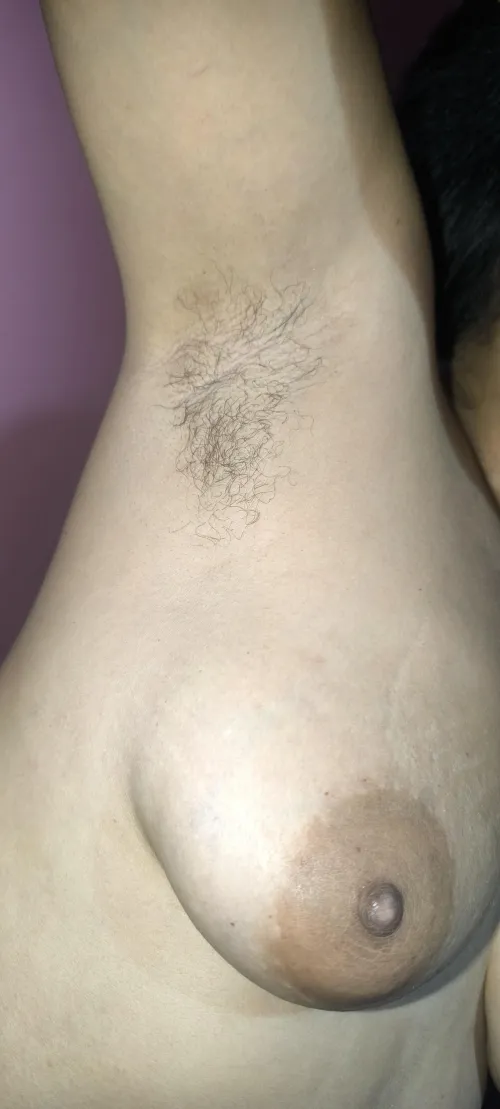 You like a Latina with a hairy armpit?