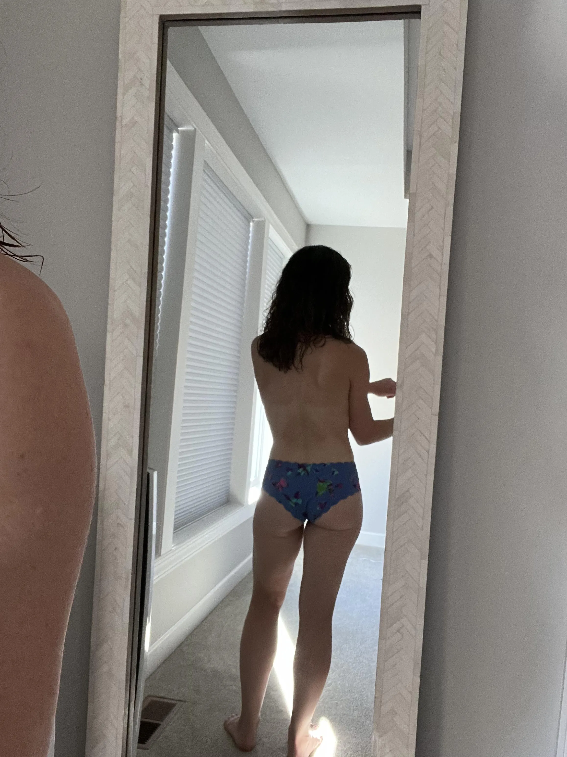 Hotwife hungry for a hung bull