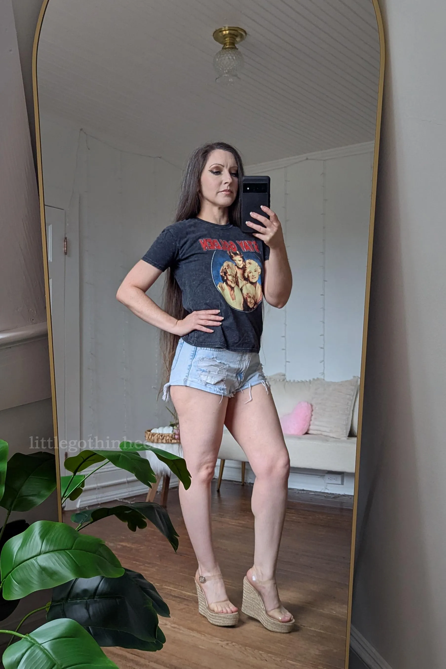 Short girl, long legs, wedge heels :-)