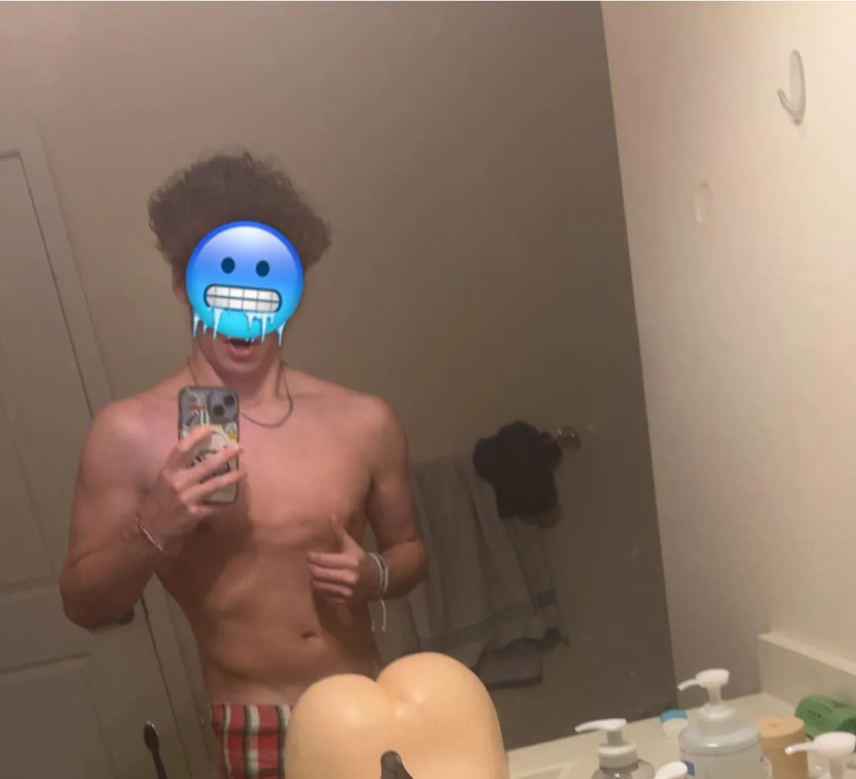 athlete straight and bi bros hmu for bromance