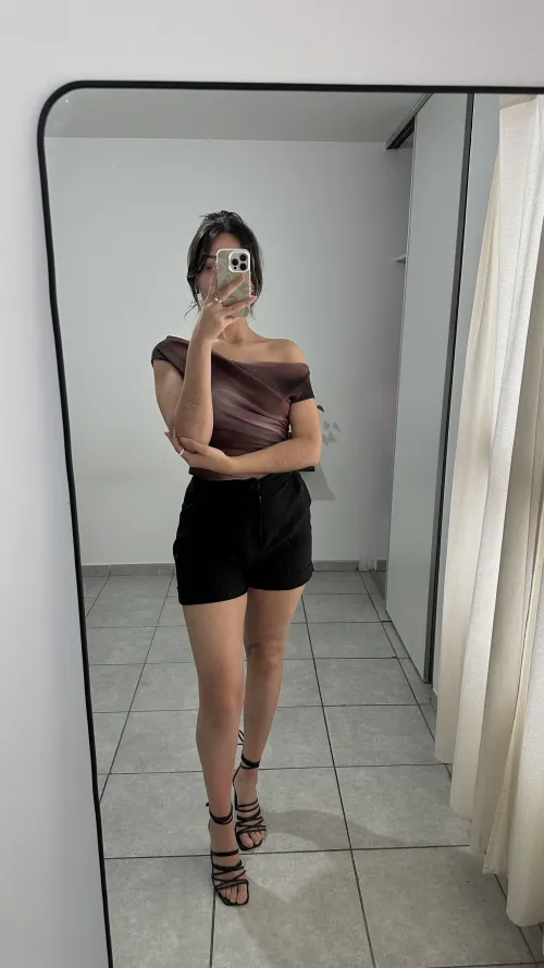 My hairy [arms] are noticeable from afar