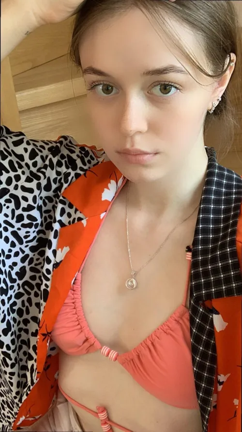 19 [F4M] I like my words whispered and my body pinned.