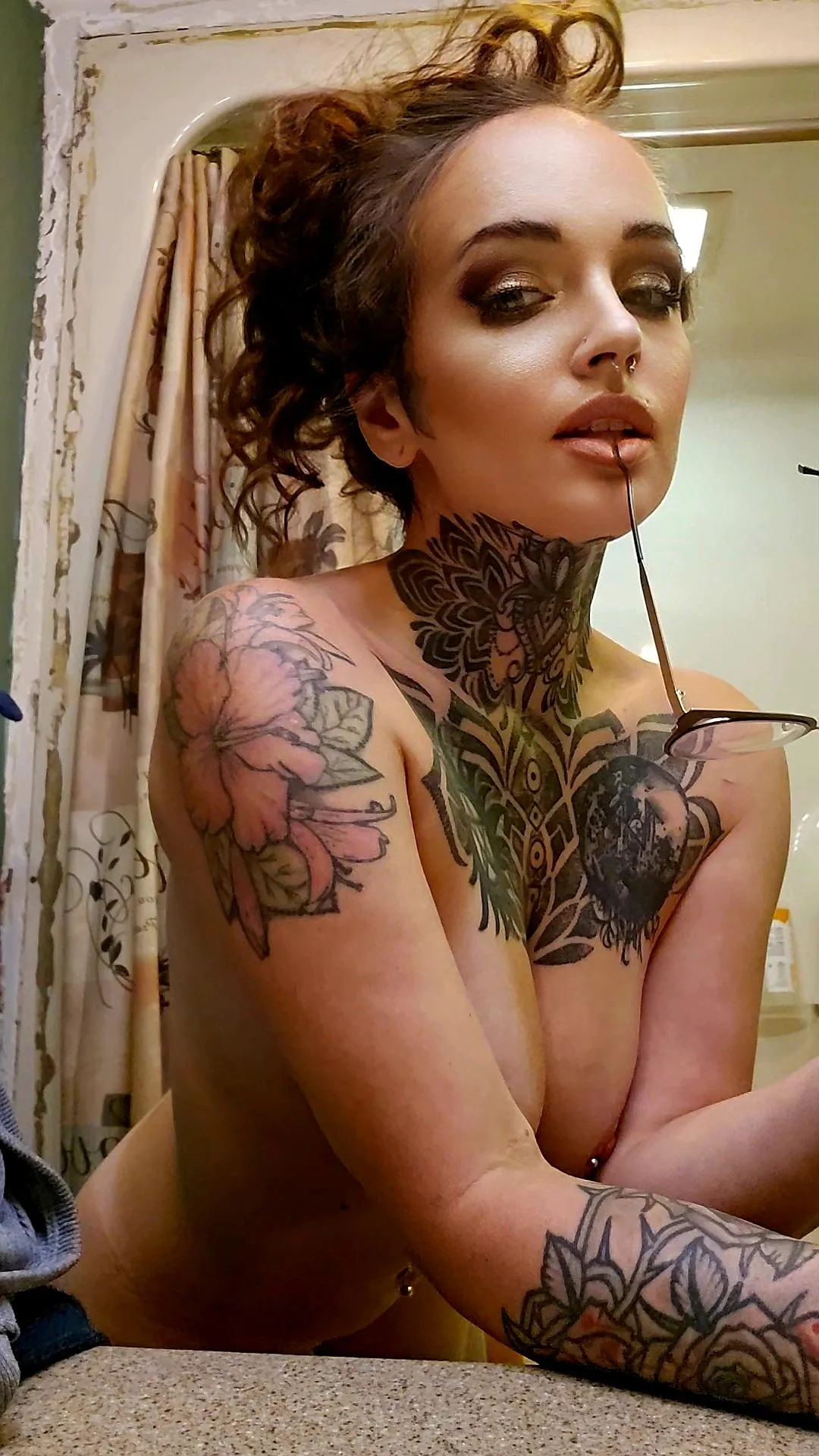 30 day free trial AND I'm live streaming in 30 minutes, cum see me 🤤😜