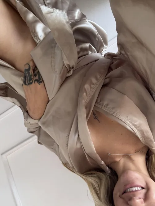 all natural curves, no filters needed