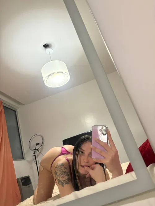 Apparently, the view from behind is hard to resist