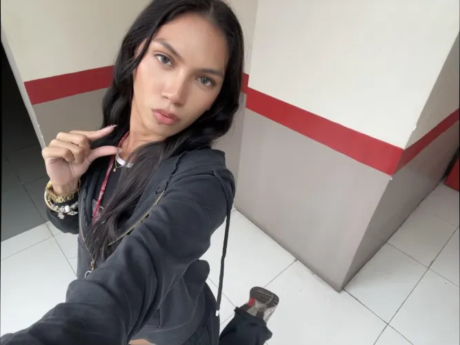 Each glance sharpens the itch, each second makes sending inevitable. 💉