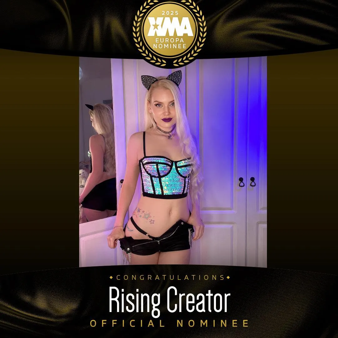I got nominated for an Xbiz award! 😻 come celebrate with me while I’m having a big sale 🥳 I’ll also be Live on Saturday at 9 PM 💕