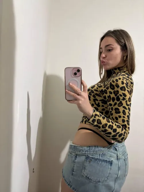 20F [F4M] wonder if you’d keep up with my pace