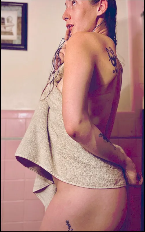 Come and get a little wet with me