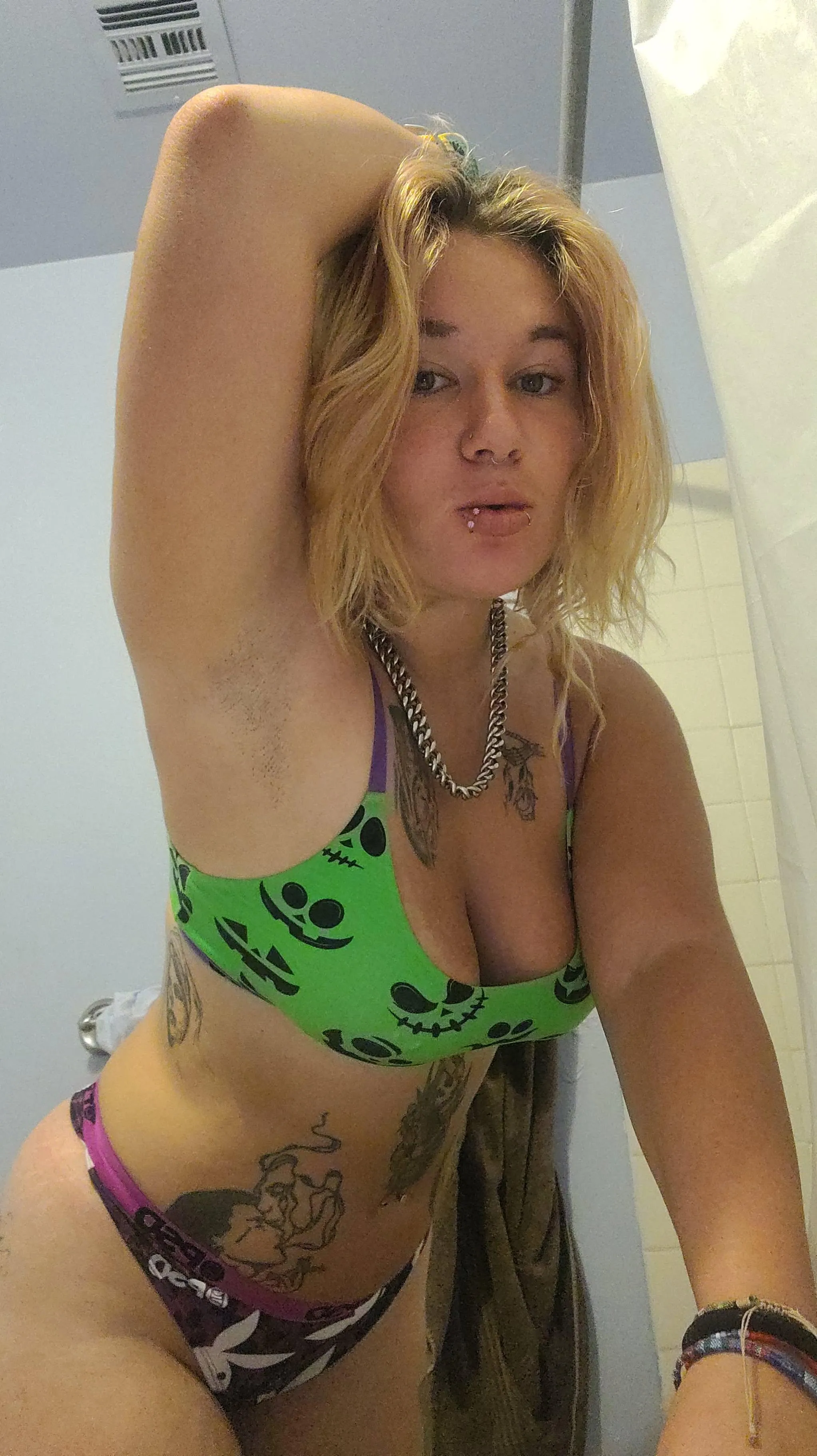 I'm sure the smell of my armpits is better than any air freshener f21