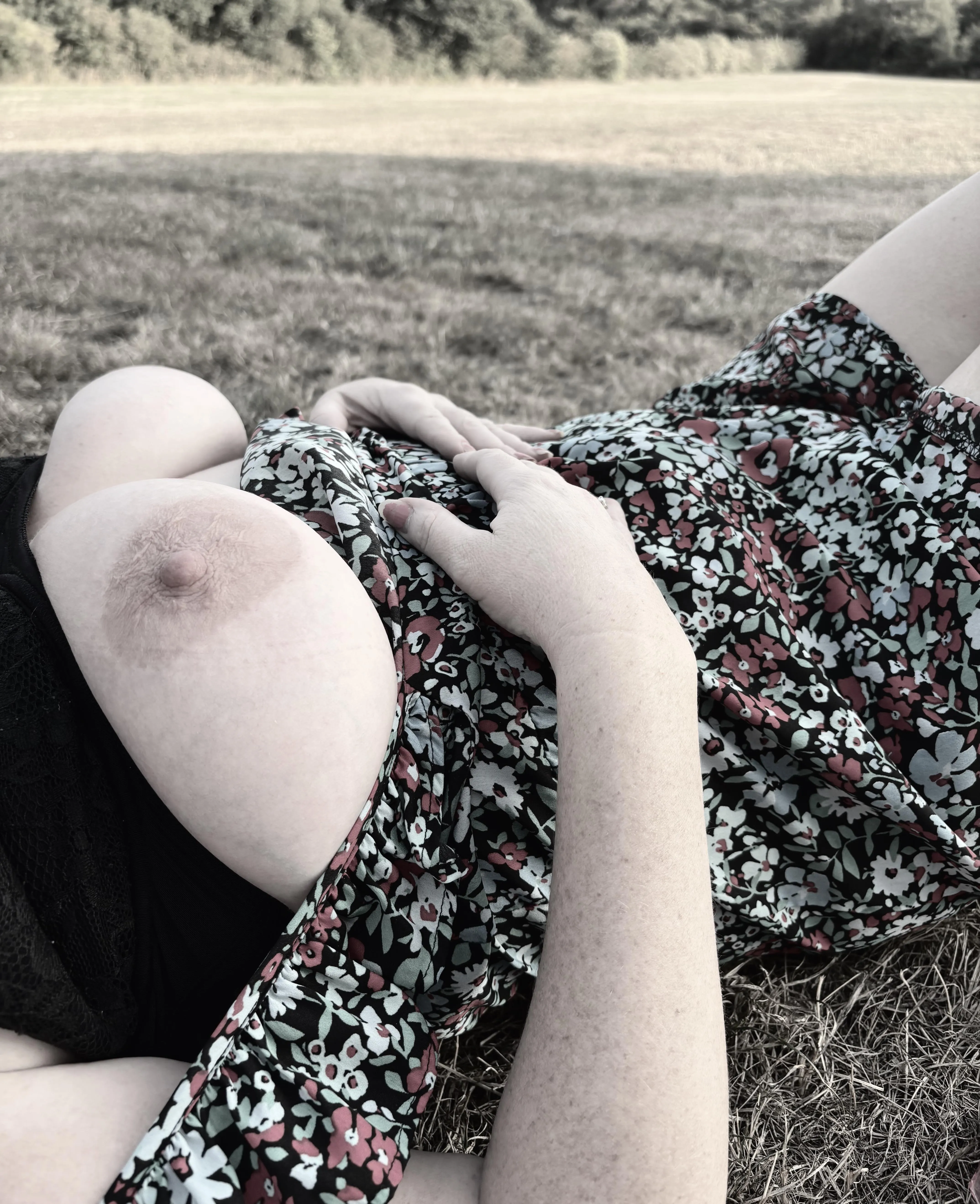 Lazy Friday! I wonder if anybody saw 🫣💋💋 I hope so. Xx