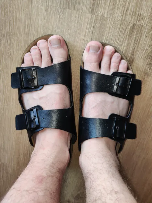 Like my sandals ?