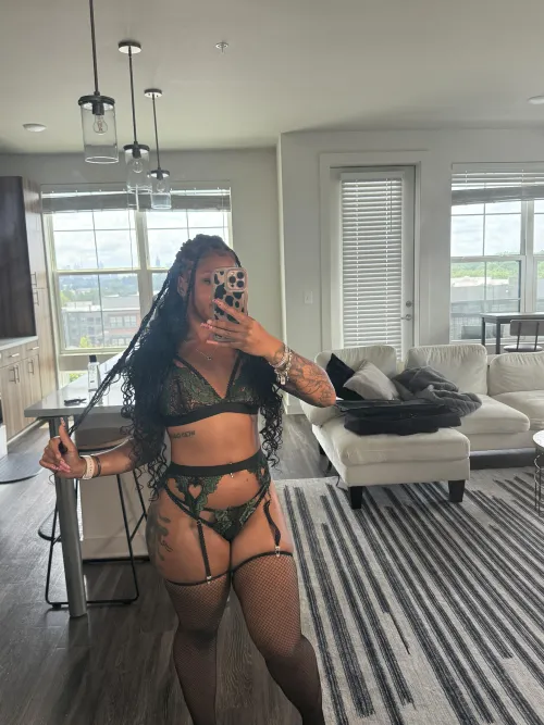 Short girls are the best!