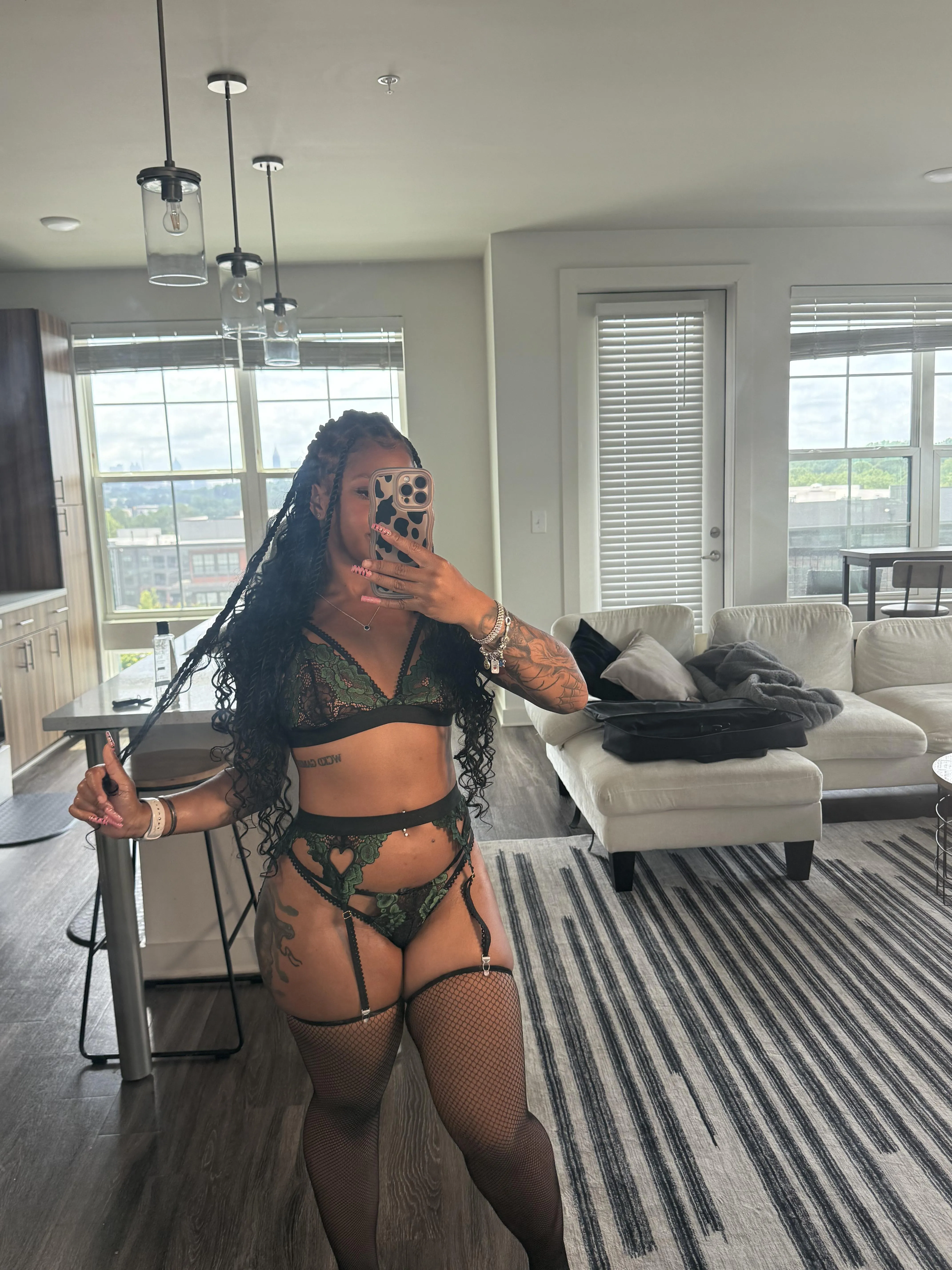 Short girls are the best!