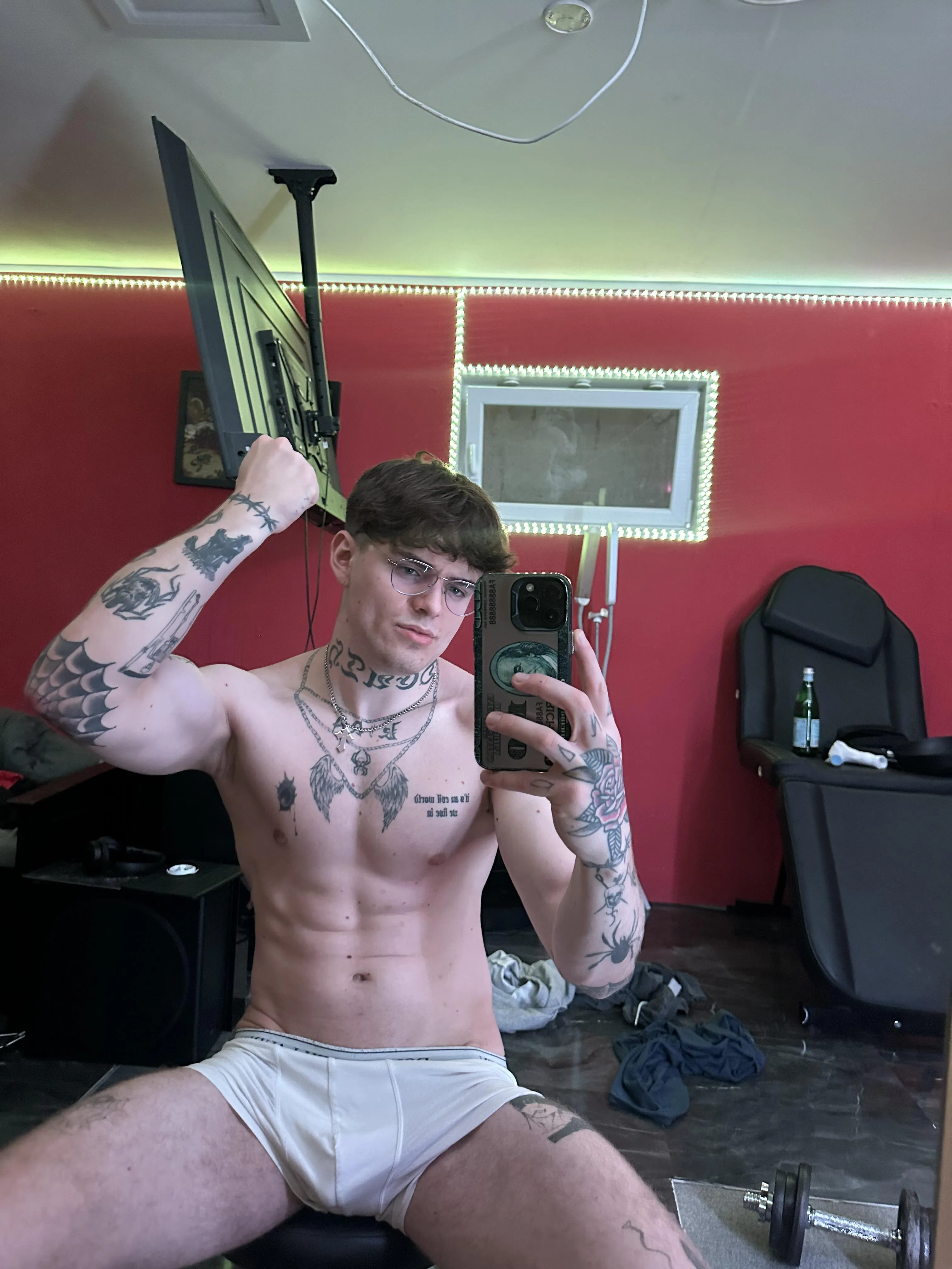 hope ur dating a tattooed muscular guy ;)