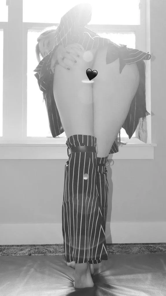 In the mood to spoil you… So cum claim your free gift while it’s on sale 🤤💦