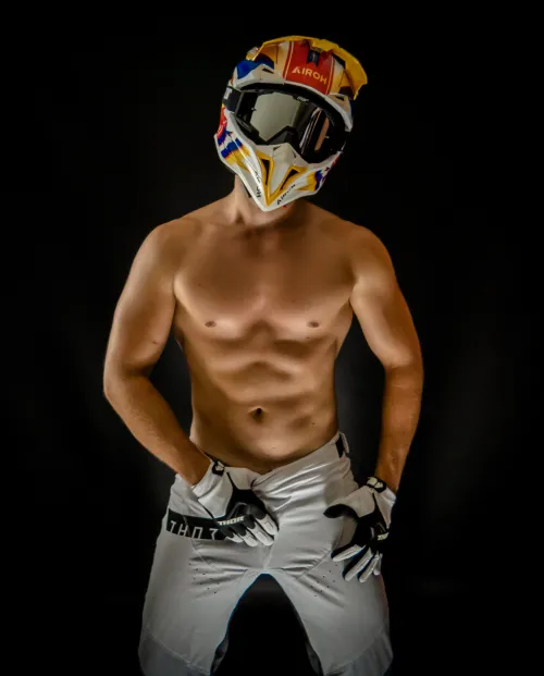 My eyes are up here ⬆️