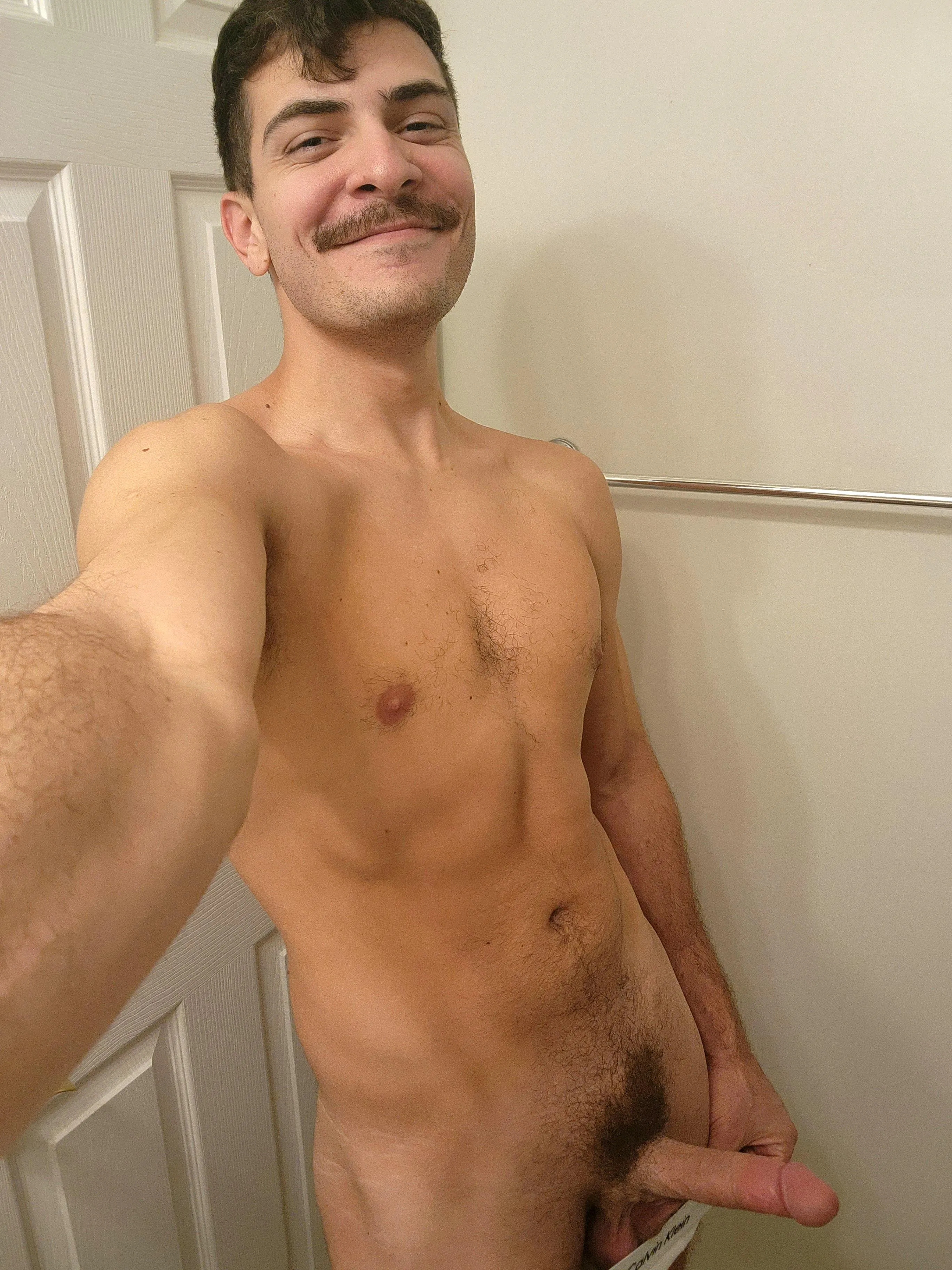 A quick selfie before work