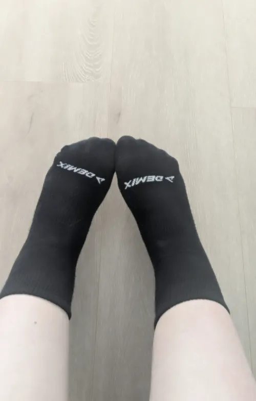 Just got back from the gym… who likes sweaty socks? 👟💦