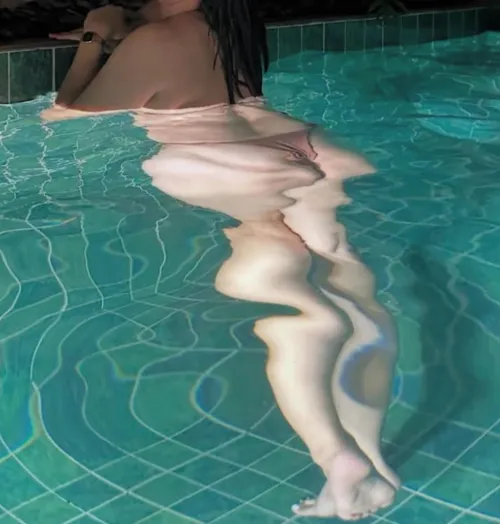 My husband doesn’t know I’m here 💗