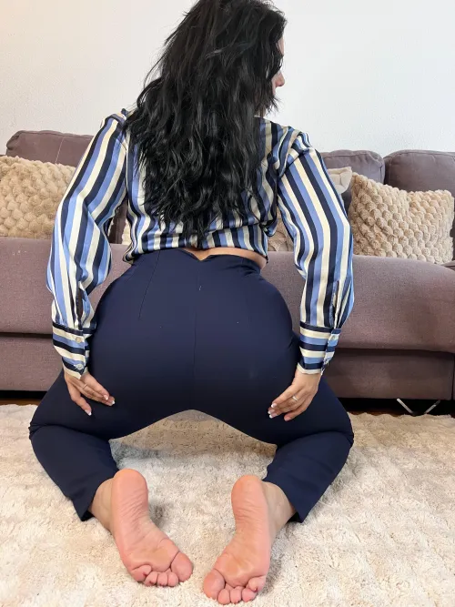 They call me princess... but I’d rather be *your* dirty little secret.