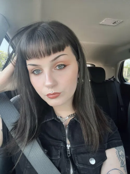 why is your money still in your account when it could easily be used on my throne? 😇