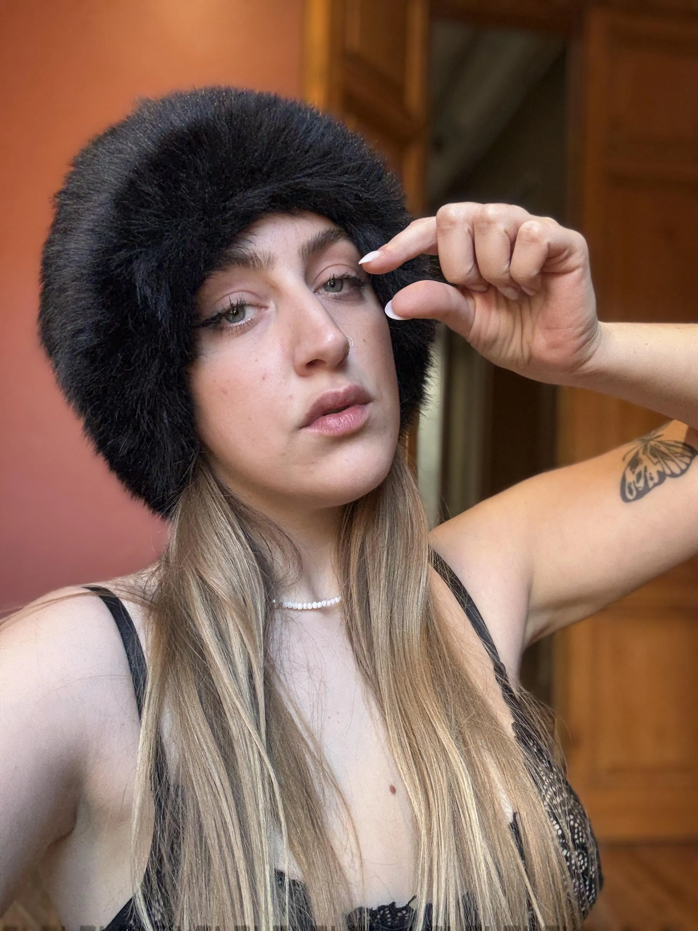 YOU! U S E L E S S, pay attention.. LEARN how to serve