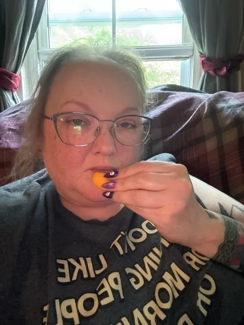 Your a sucker for these nails aren’t you 🖤