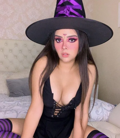 You’re a novice witch, newly gifted powers, eager to test them. Spotting me near your house, you whispered a spell, twisting my form with your magic. Now I’m changed… but into what? Beware—your magic’s unstable, and side effects might be wild. 