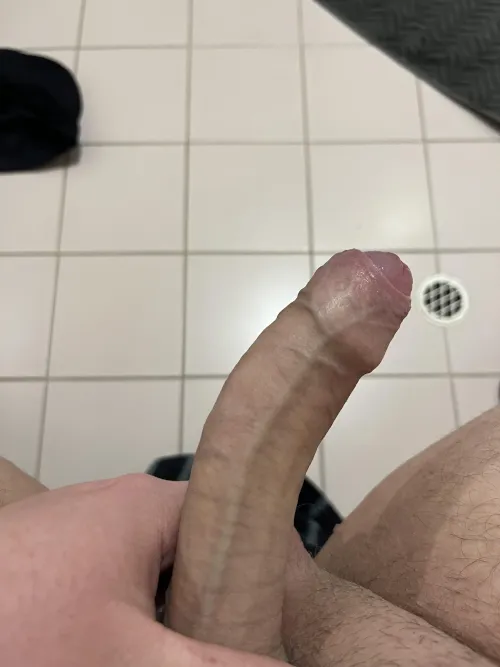 19 pooking for bottom femoboy/ sissy (around my age pls)