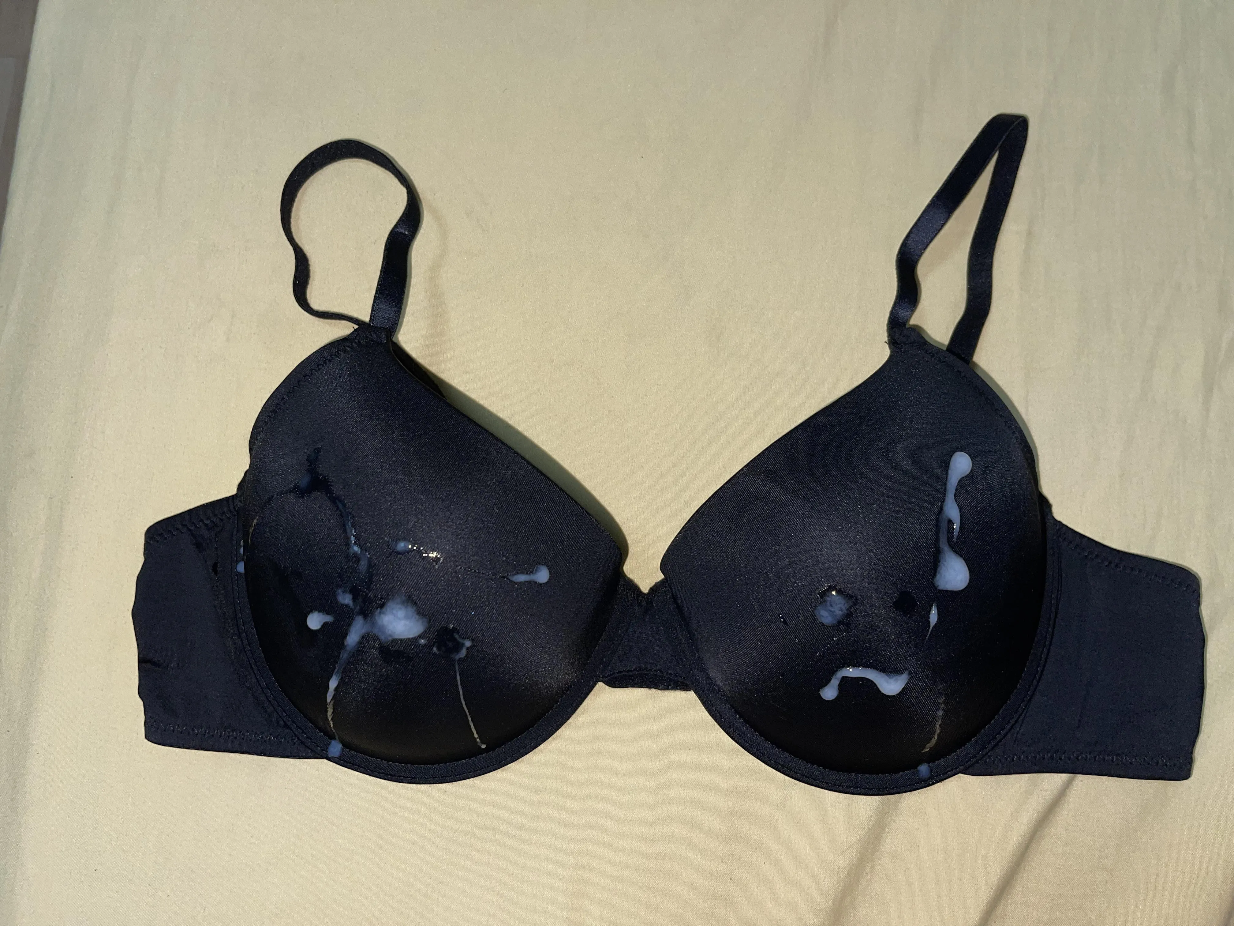 40C Black bra