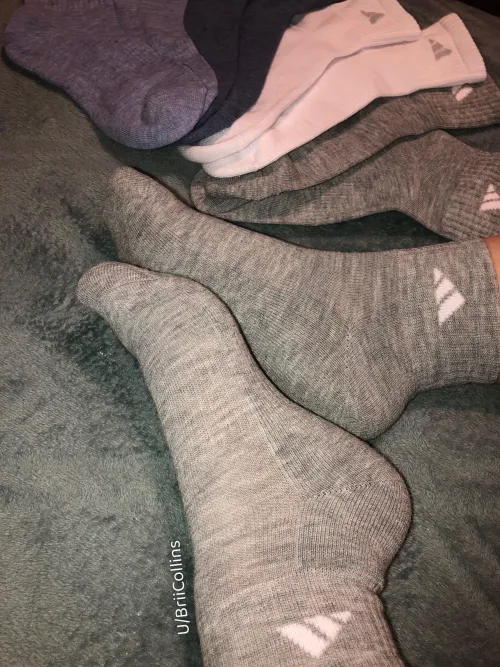 Am I the only one who likes grey socks..? 🥹