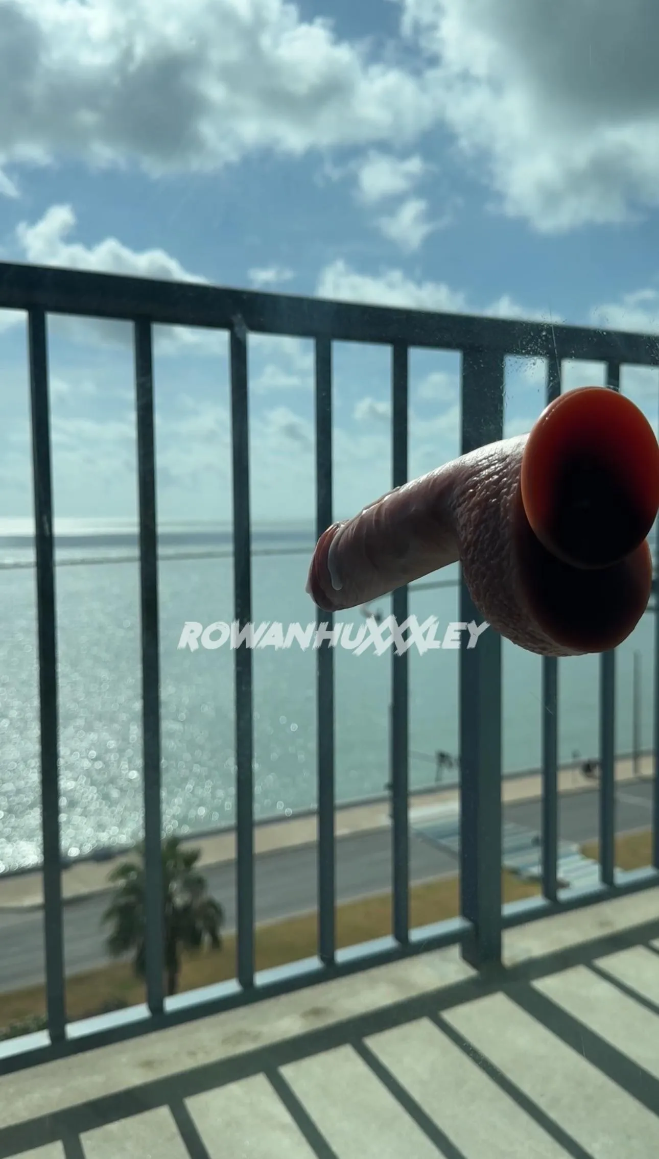 Breakfast and a view 🤤