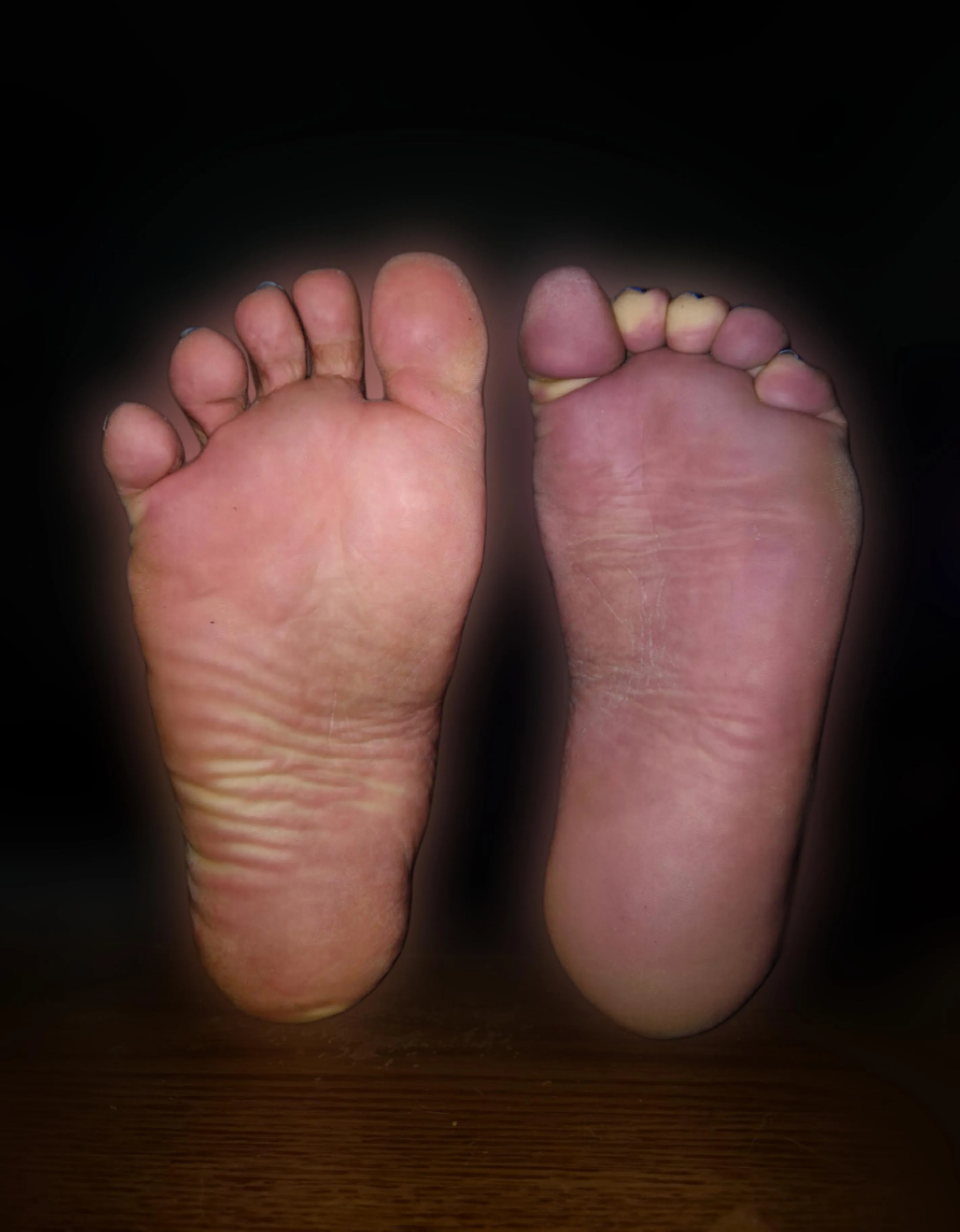 Can my feet be your toy? ♥️