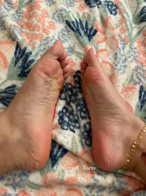 Close Up Of My Pink Soles 🦶🏻Will You Lick Em Clean? 😝👅