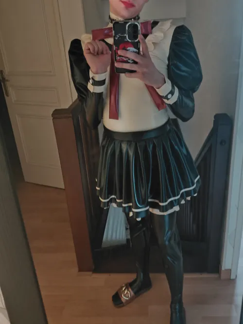 Did you order a latex maid?🖤⭐️