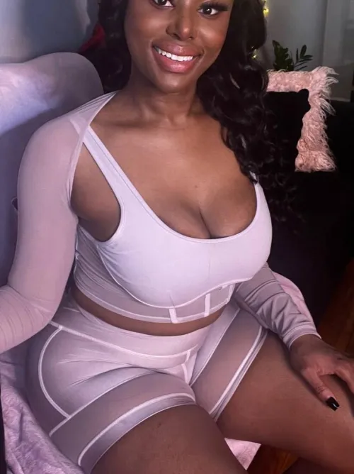 Do older men like BBC trans girls like me? 🍆