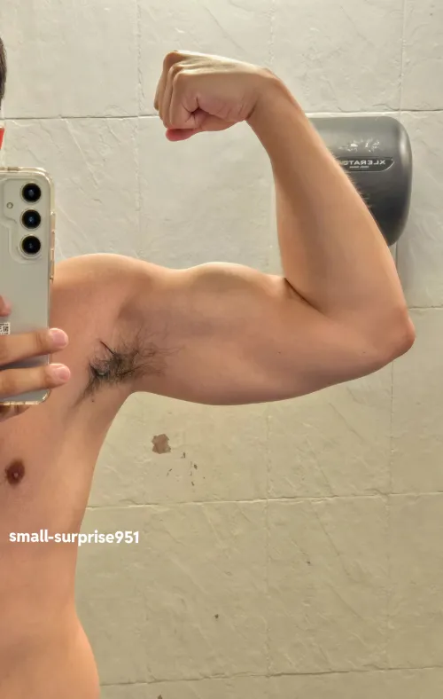 Early gym session got me sweaty