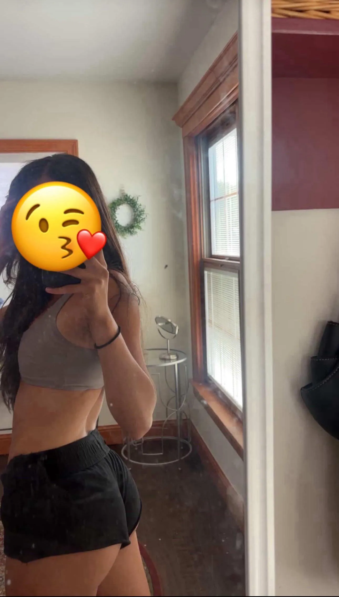 f19, any daddies want a petite teen slut? [online]