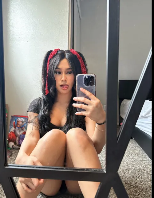 f19, any daddies want a petite teen slut? [online]