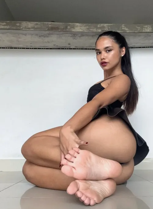 Get on your knees and worship my feet, you pathetic dog. I want to feel your tongue under my heel, kissing it now.