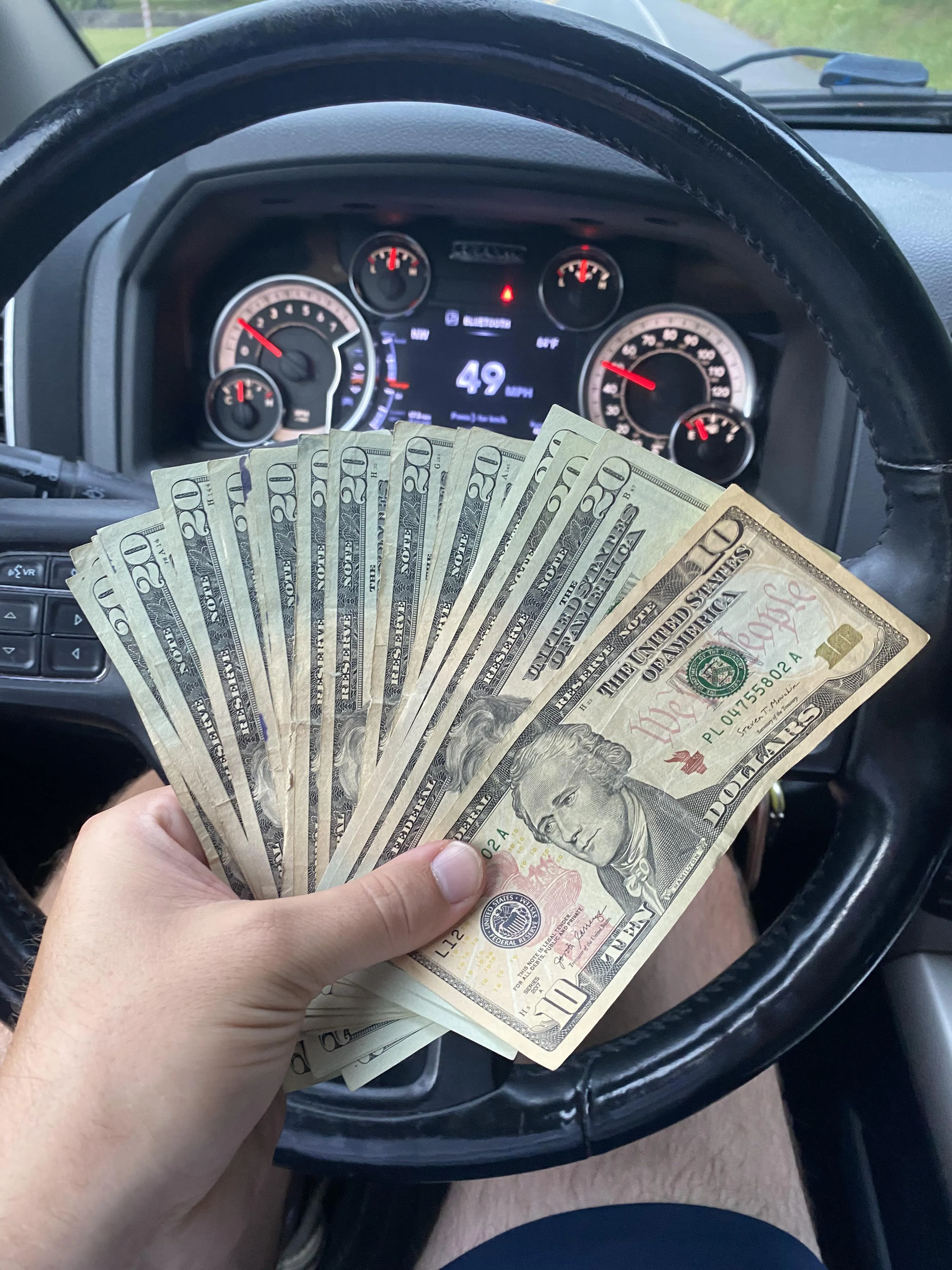 Got invited to a scramble n won the putting contest. Let’s hit up the bar