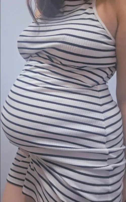 Got mistaken for pregnant when I wore this dress out 😳