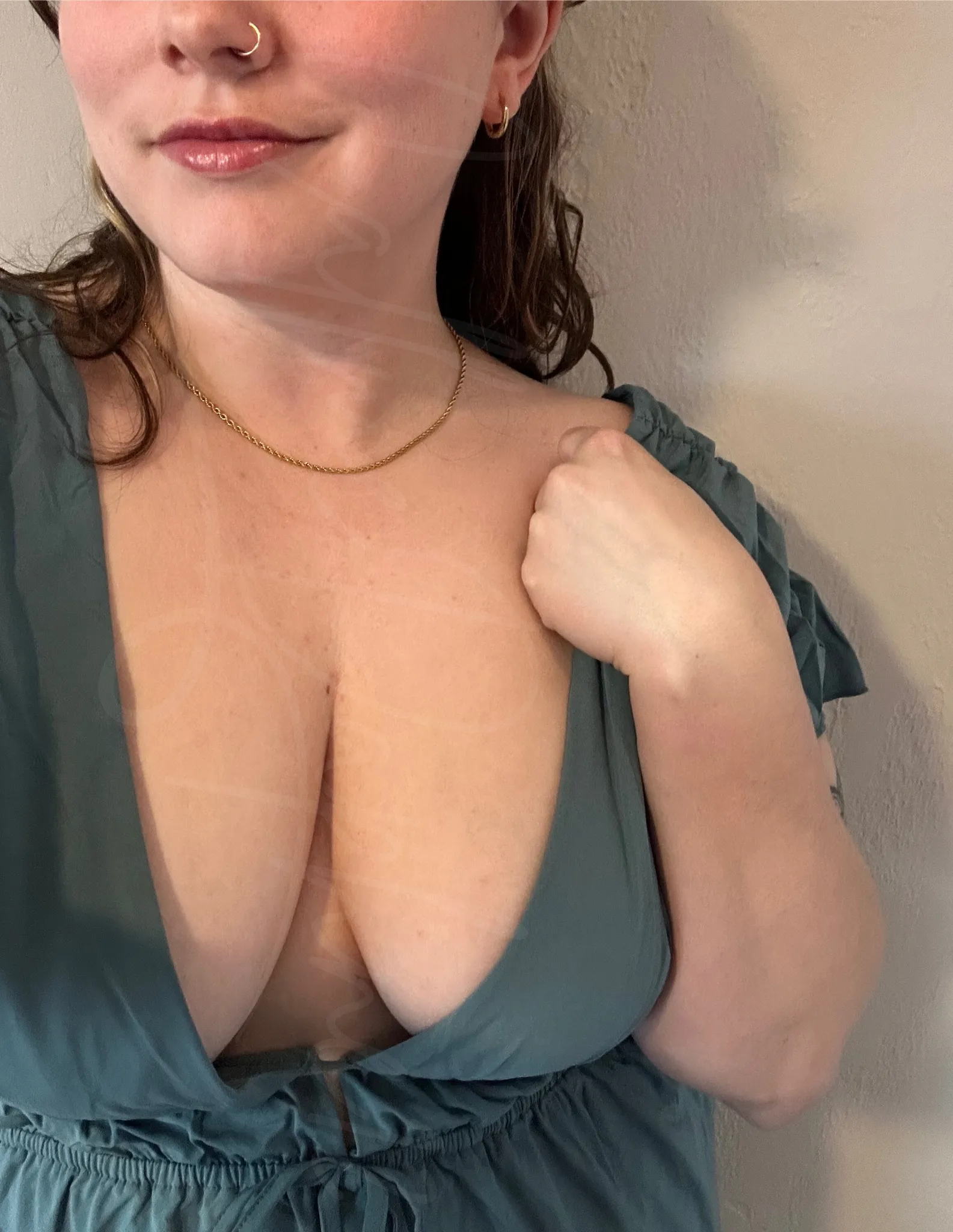 Hey, my eyes are up here. Just kidding, my boobs are down here. 😏