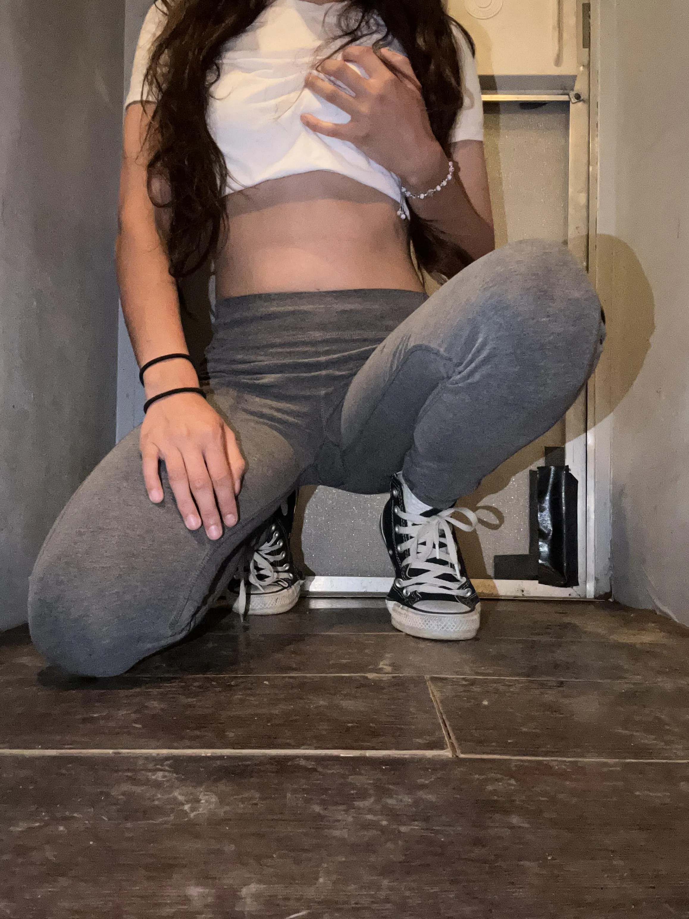 Hi this is Rae what is it that you wanna see so I can show u 💖